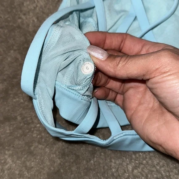 Lululemon - Picture 3 of 3